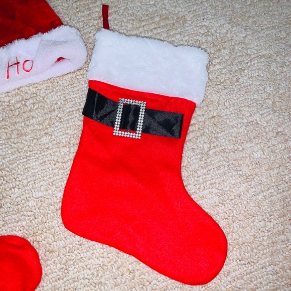 🔥NWT🔥 3 PIECE CHRISTMAS SET STOCKING AND HAT - Picture 4 of 4